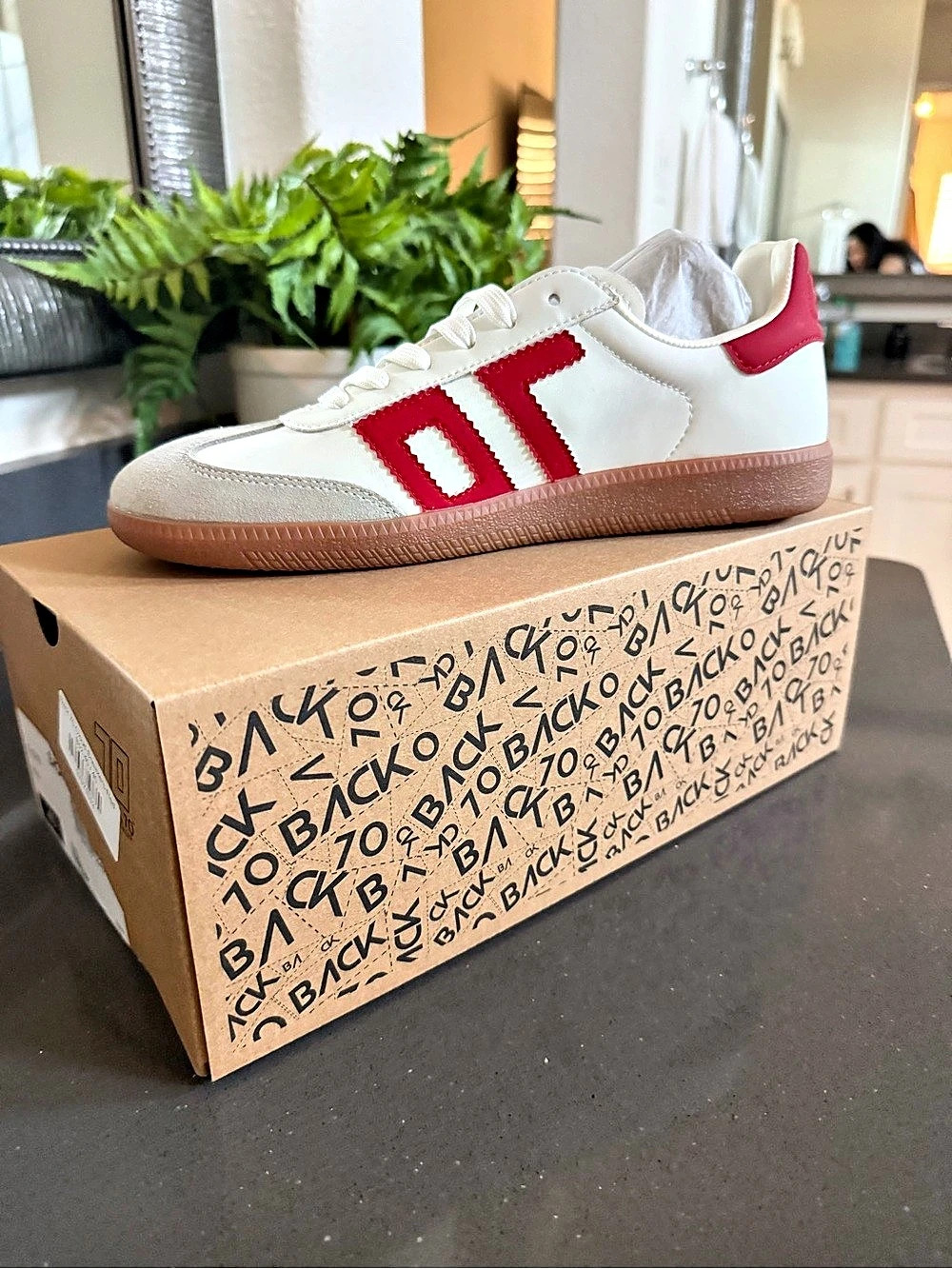 BACK 70 Women's Sneakers White & Red US 8